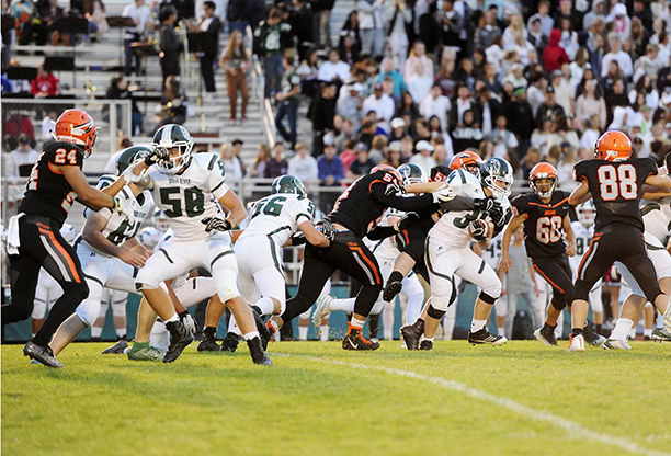 19-10-02 Wood River Football 12 Roland.jpg